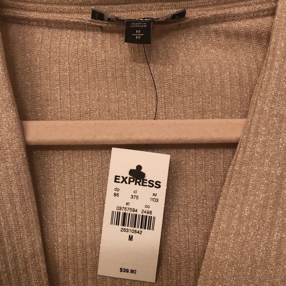 Express gold wrap top - Picture 2 of 4
